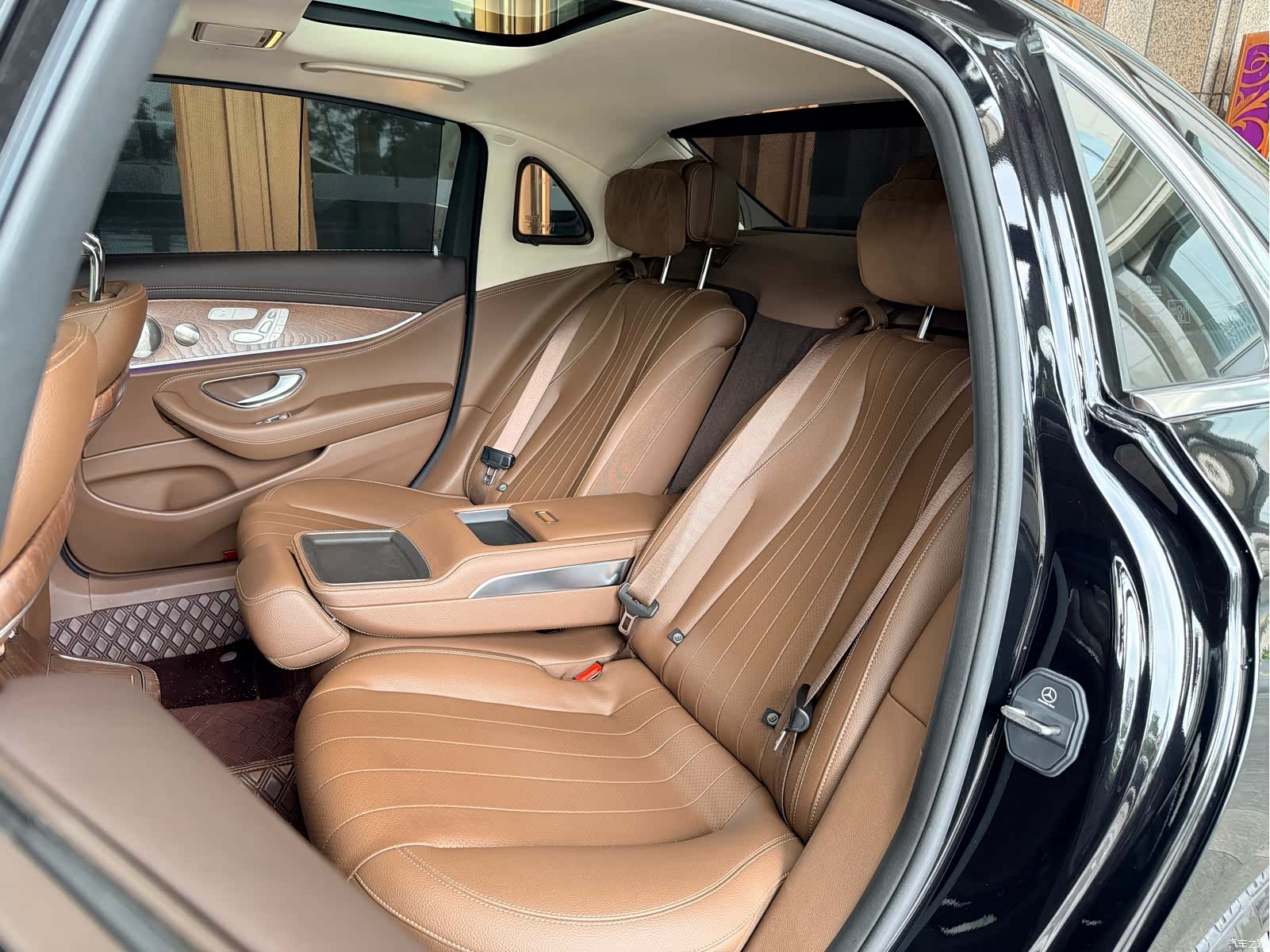 Mercedes-Benz E-Class, 2022 12