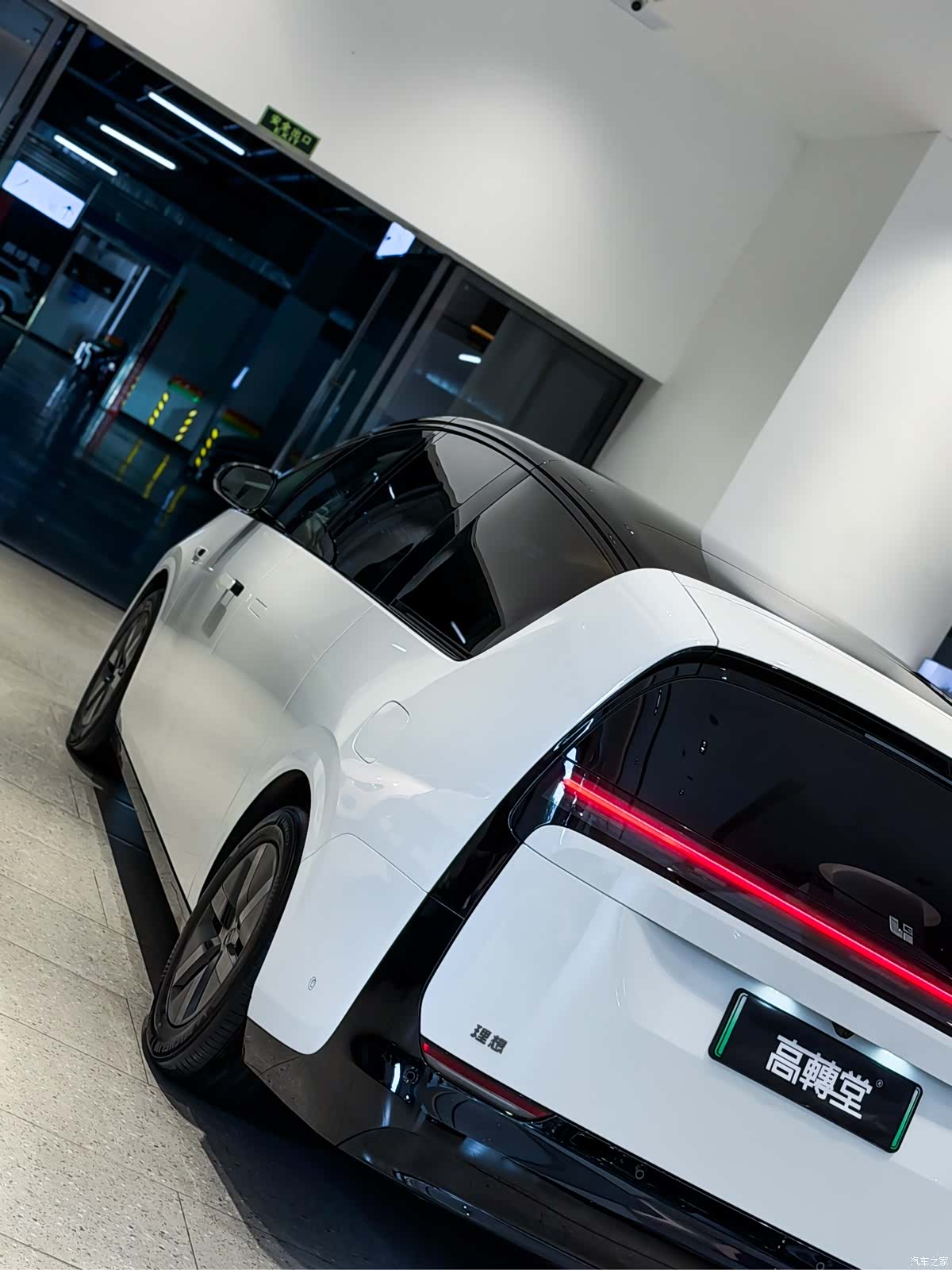 Li Auto MEGA, 2025 7