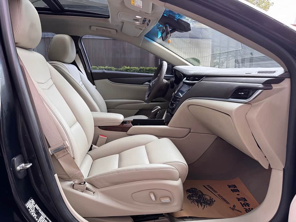 Cadillac XTS