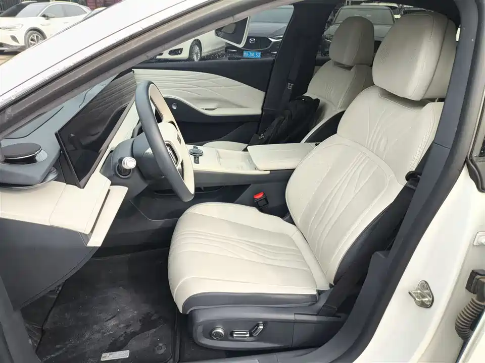 Geely Galaxy Galaxy E8