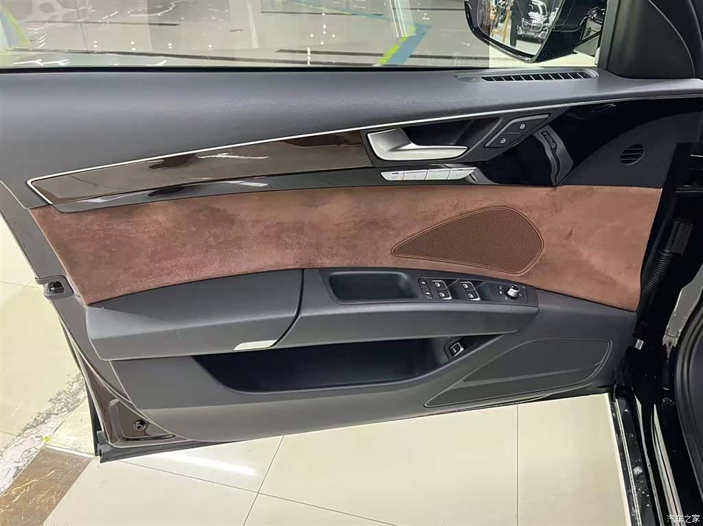 Audi A8L, 2017 все фото