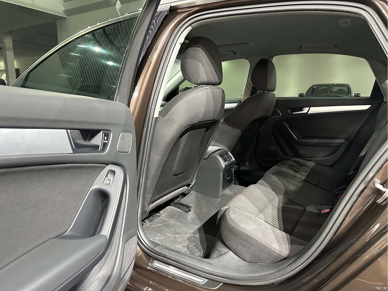 Audi A4L, 2015 10