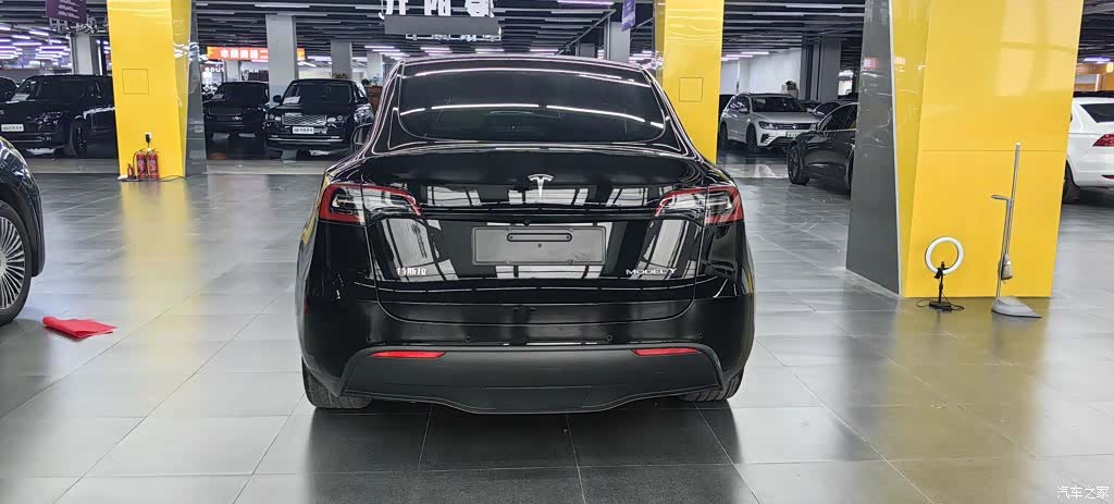 Tesla Model Y, 2022 15