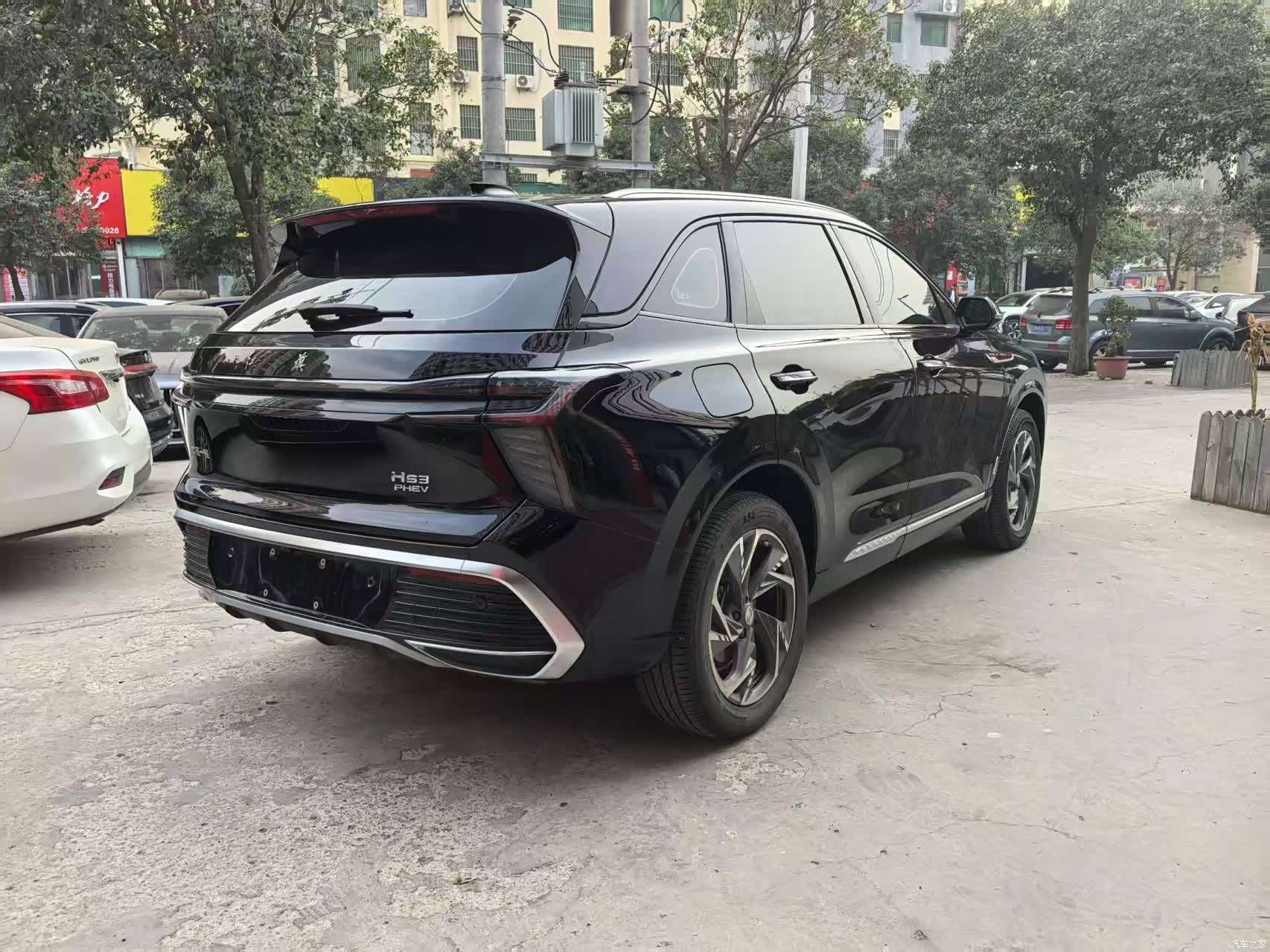 Hongqi HS3, 2025 4