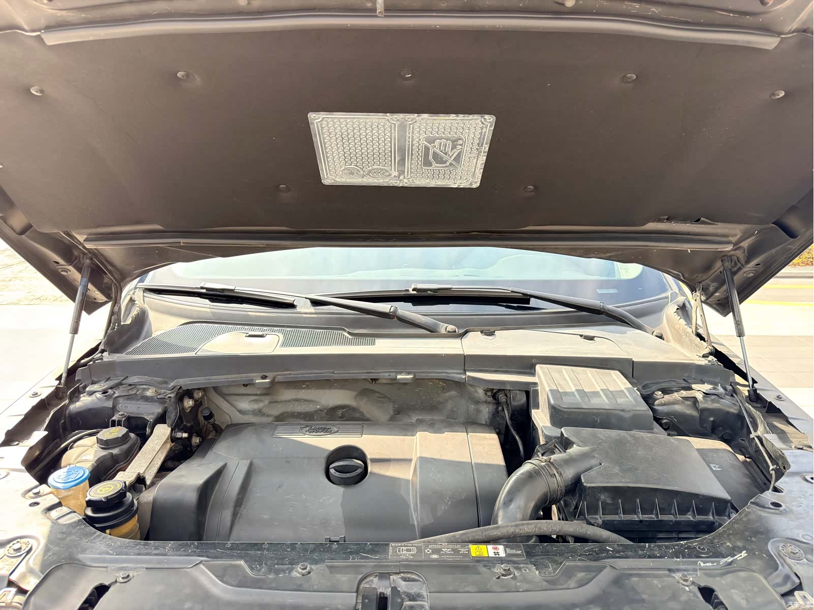Land Rover i6, 2010 21
