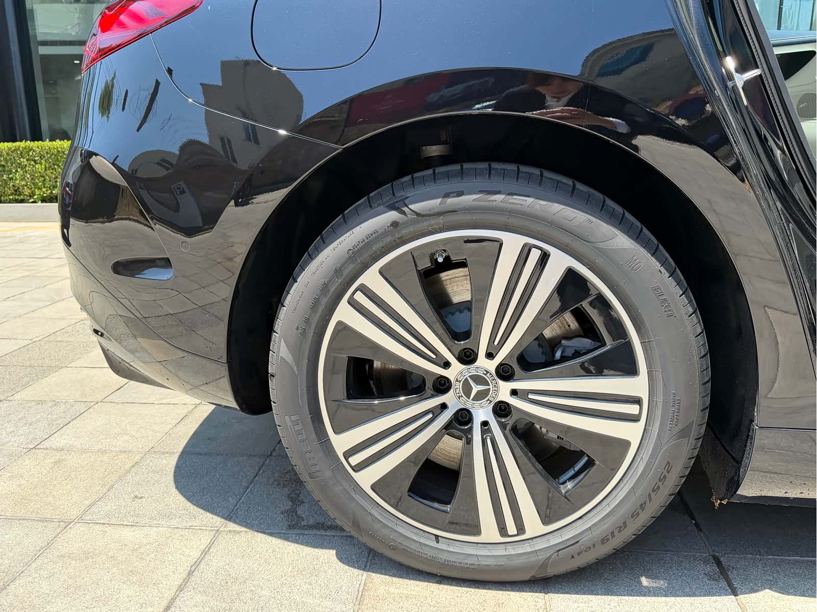 Mercedes-Benz EQE, 2025 15