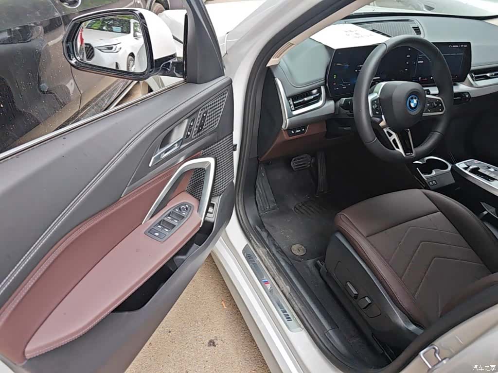 BMW iX1, 2025 23