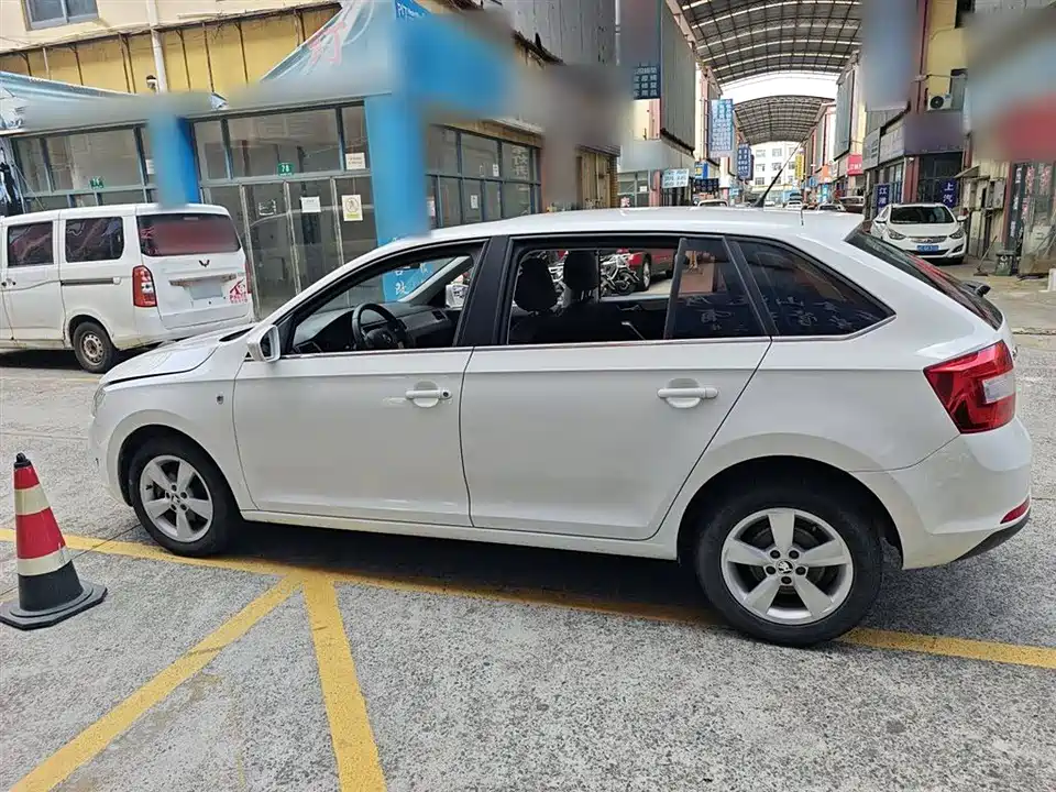 Skoda Xindong