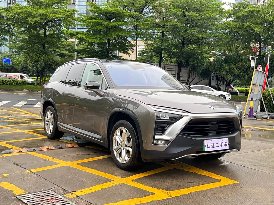 NIO ES8