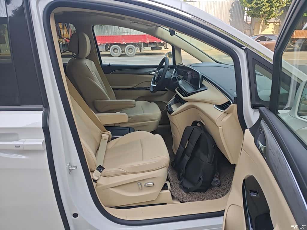 Buick GL8, 2025 20