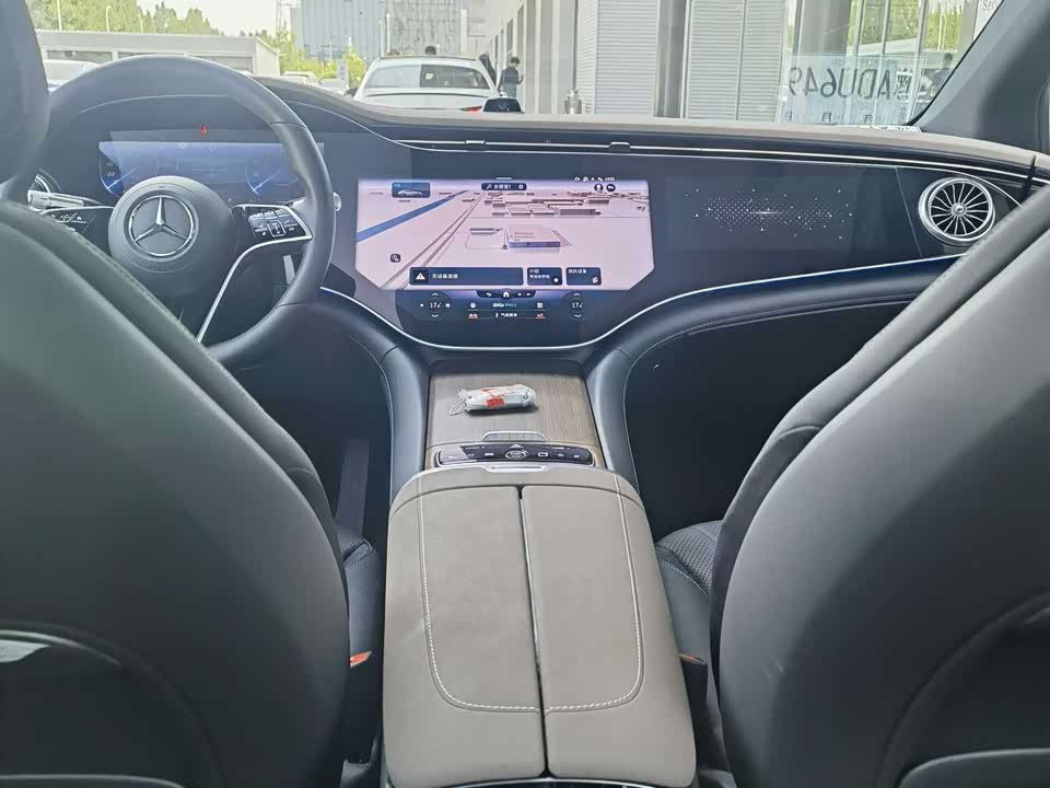 Mercedes-Benz EQS