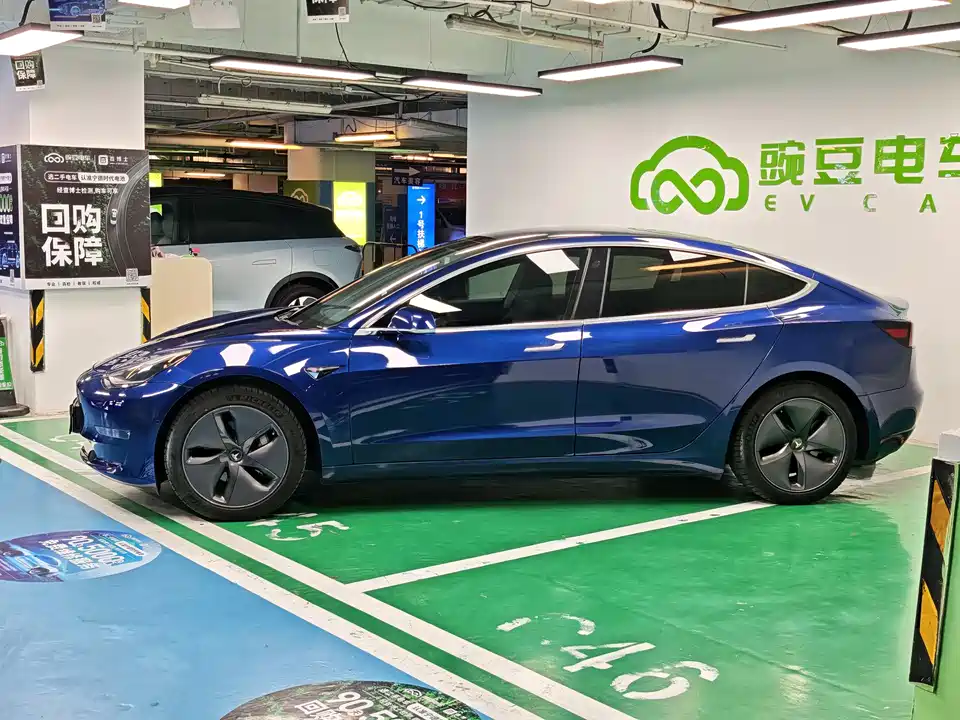 Tesla Model 3 Tesla Model 3