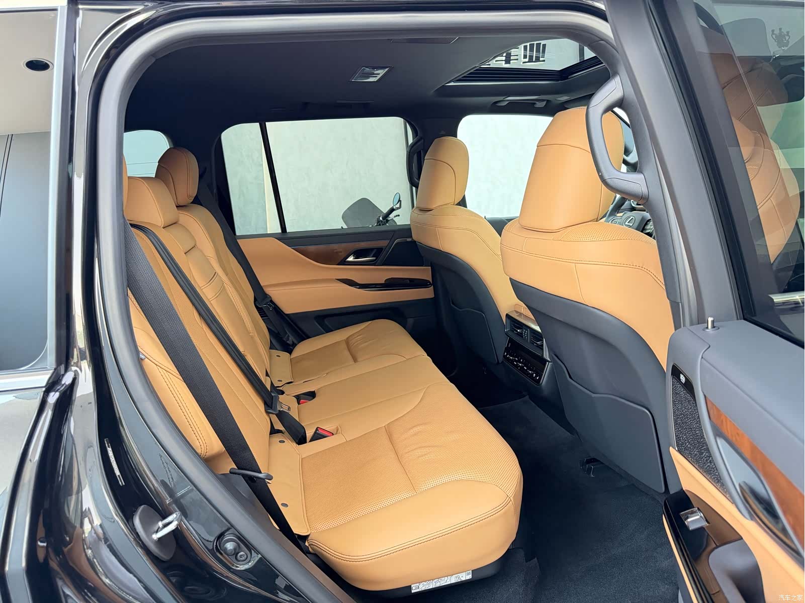 Lexus LX, 2024 17