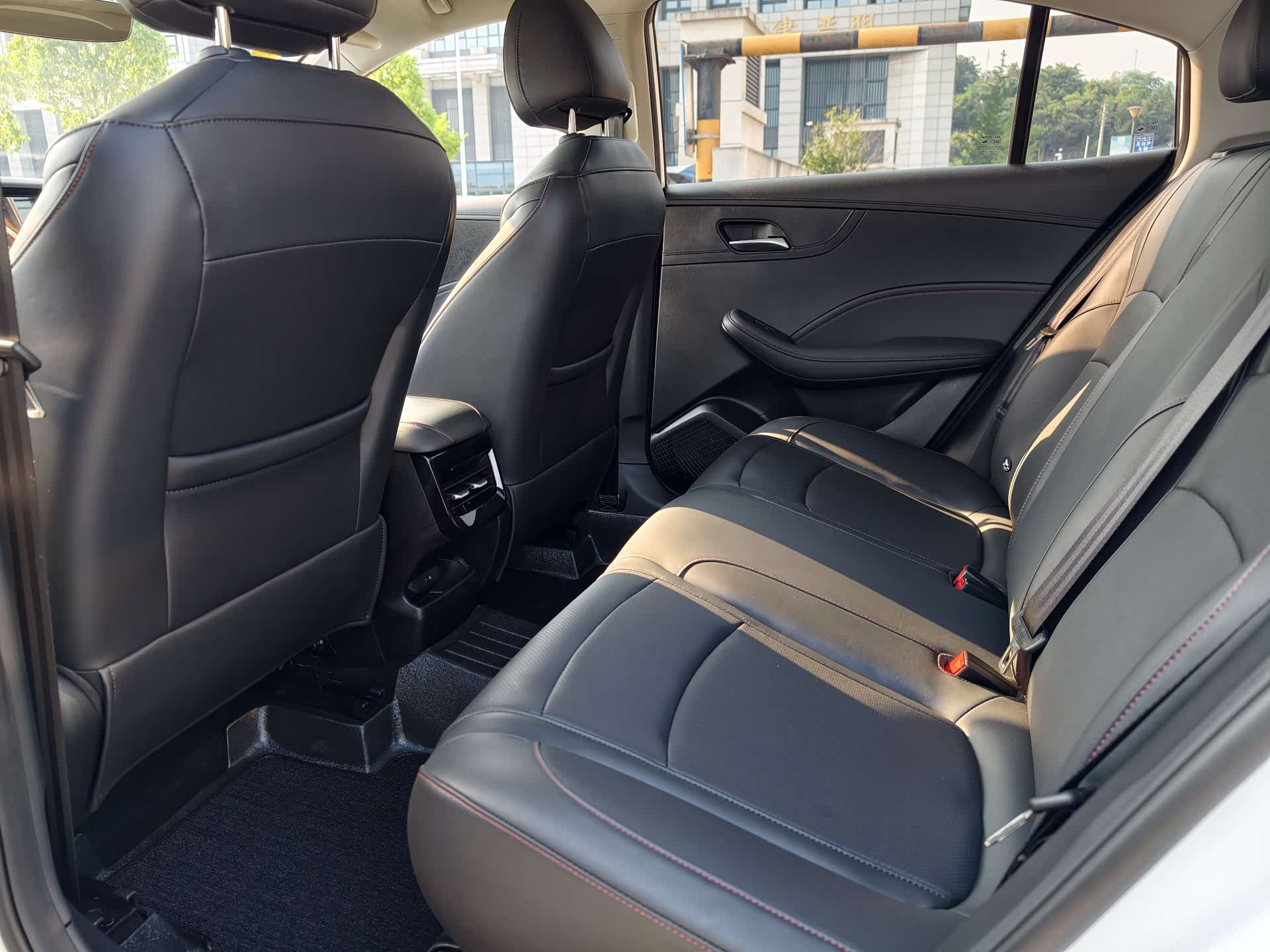 Roewe i5, 2024 8