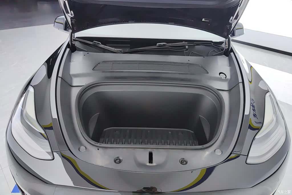Tesla Model Y, 2021 10