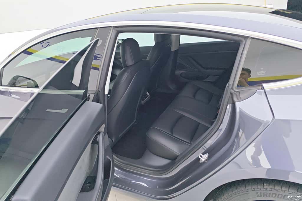 Tesla Model 3, 2020 11
