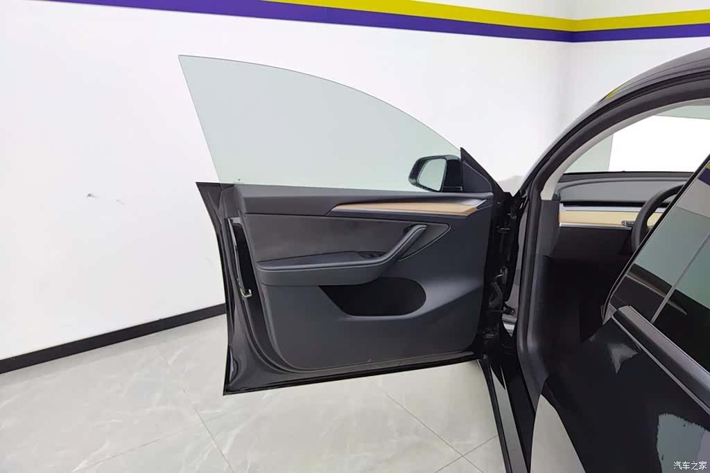 Tesla Model Y, 2021 7
