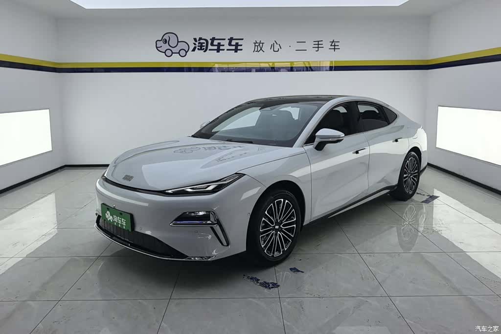 Geely 8, 2026 1