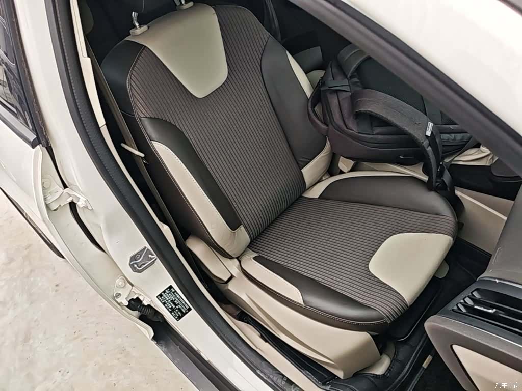Ford Focus, 2014 25