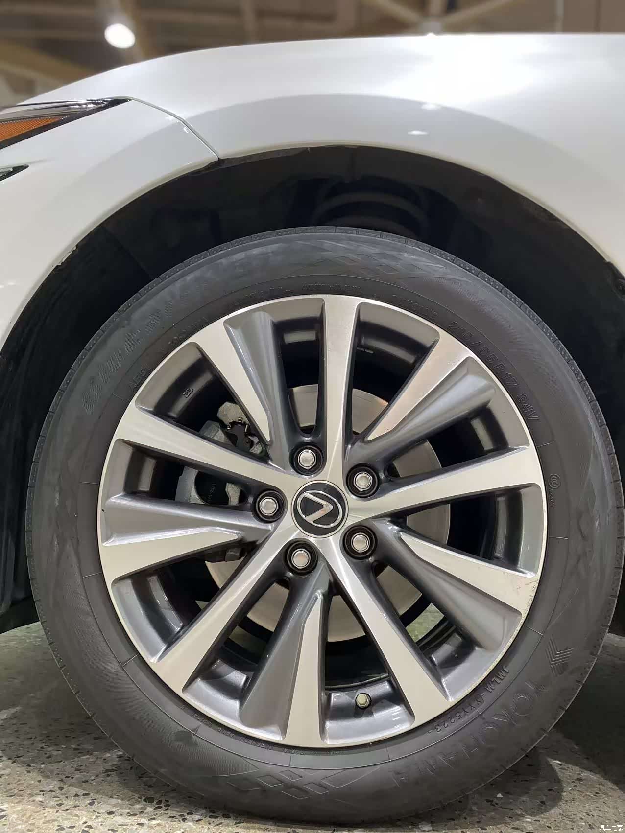 Lexus ES, 2020 17