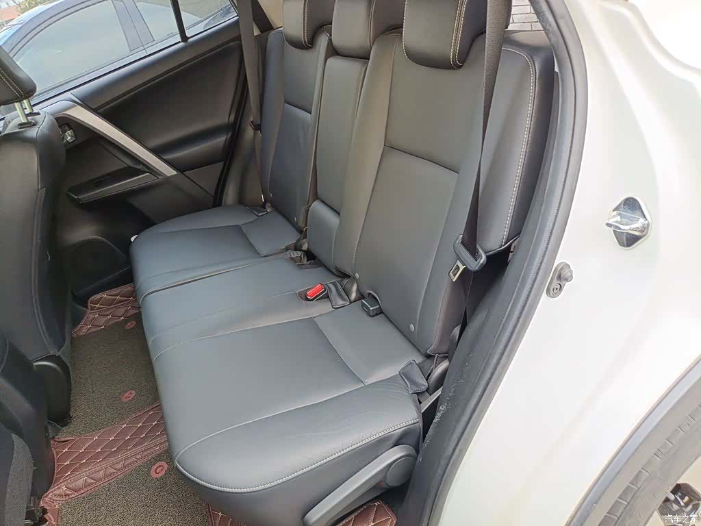 Toyota RAV4, 2017 15