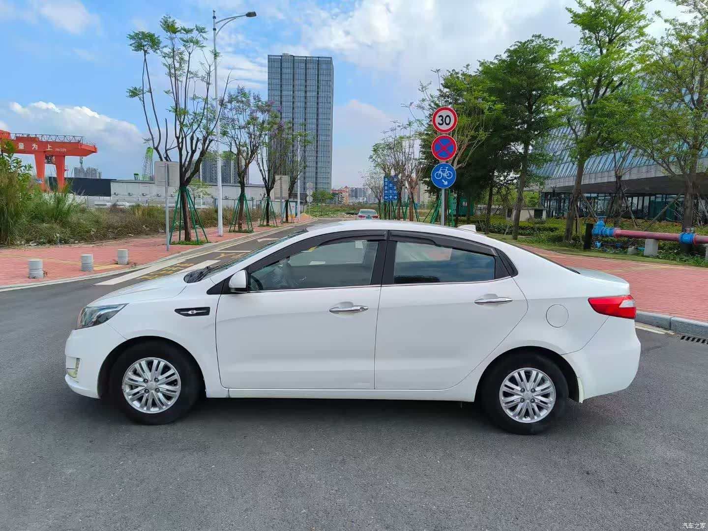 Kia K2, 2014 4