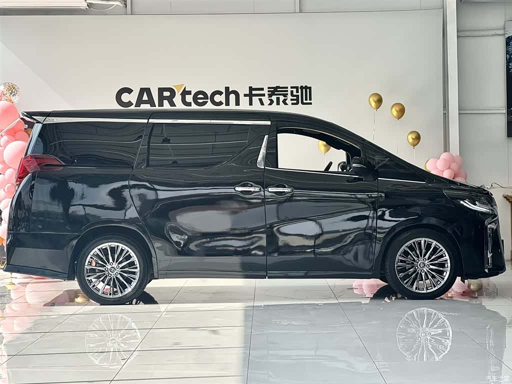 Toyota Alphard, 2012 4