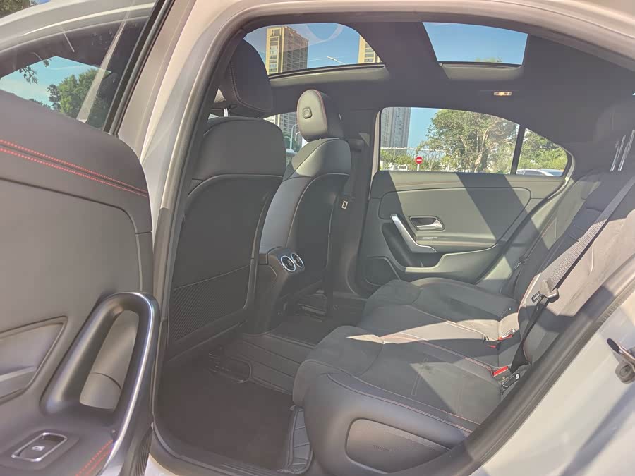Mercedes-Benz A-Class 2024, фото 6