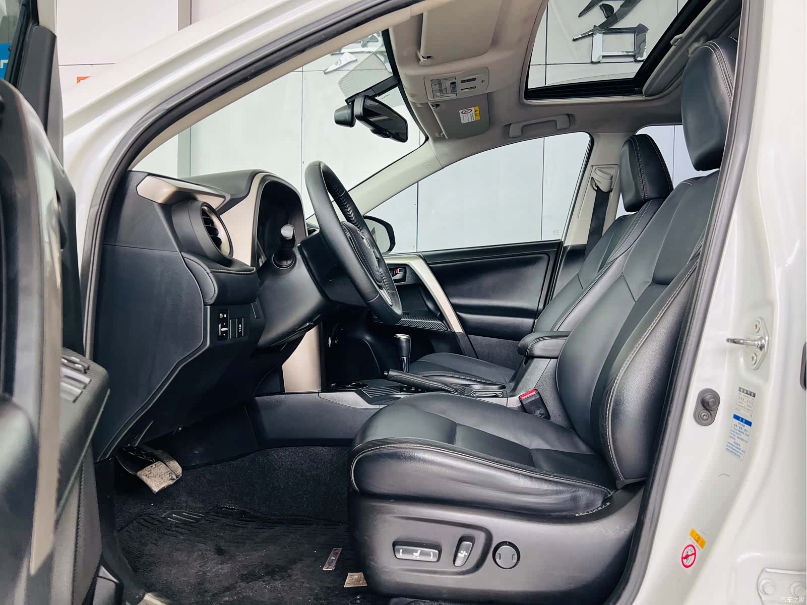 Toyota RAV4, 2016 10