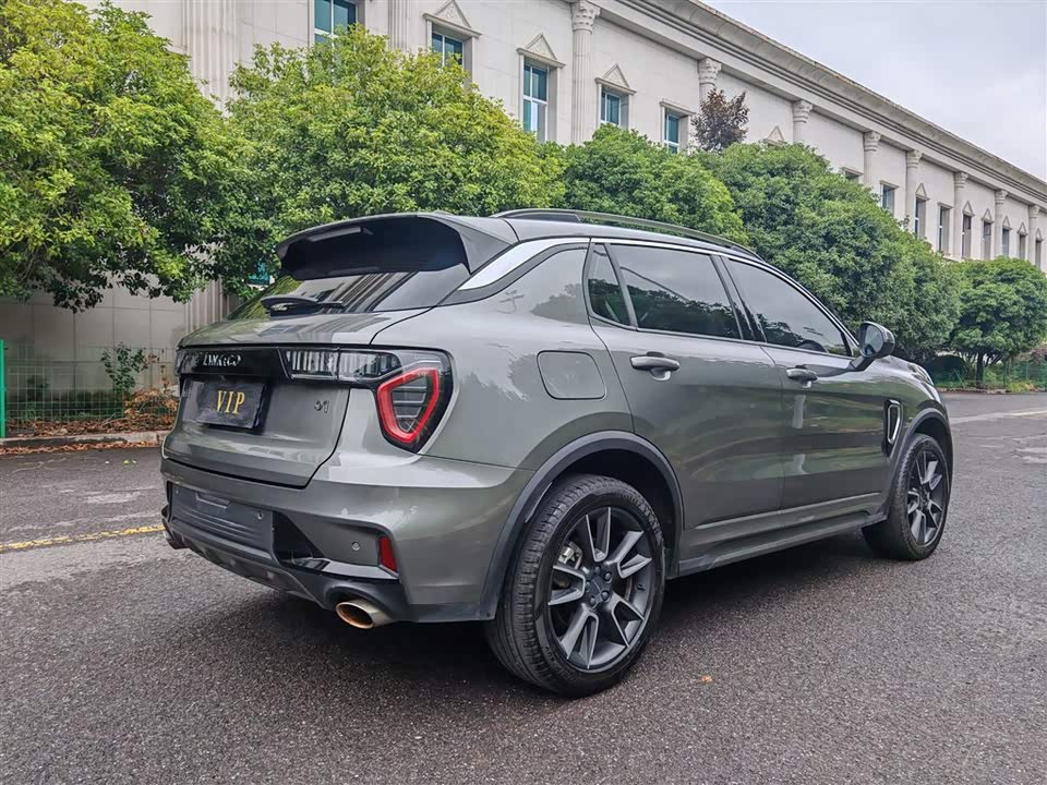 Lynk & Co 01