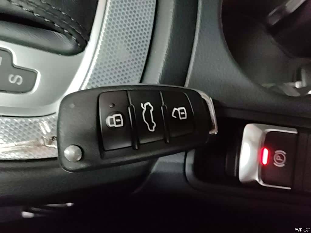 Audi Q3, 2015 9