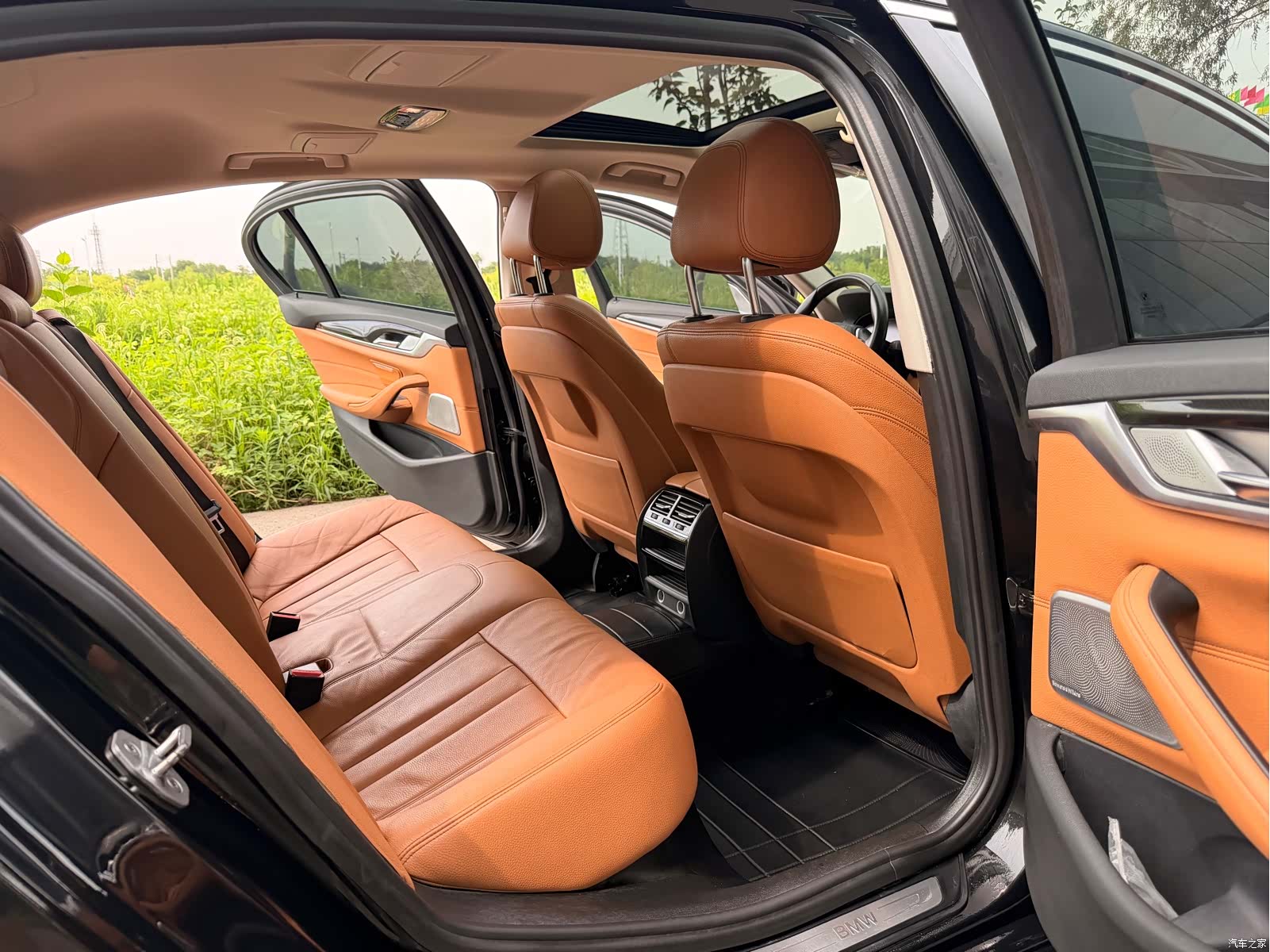 BMW 5 Series, 2017 16