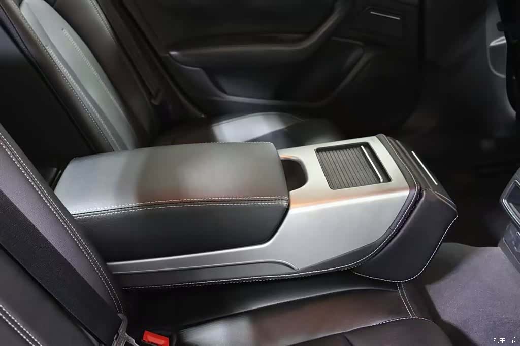 Audi A6L, 2016 13