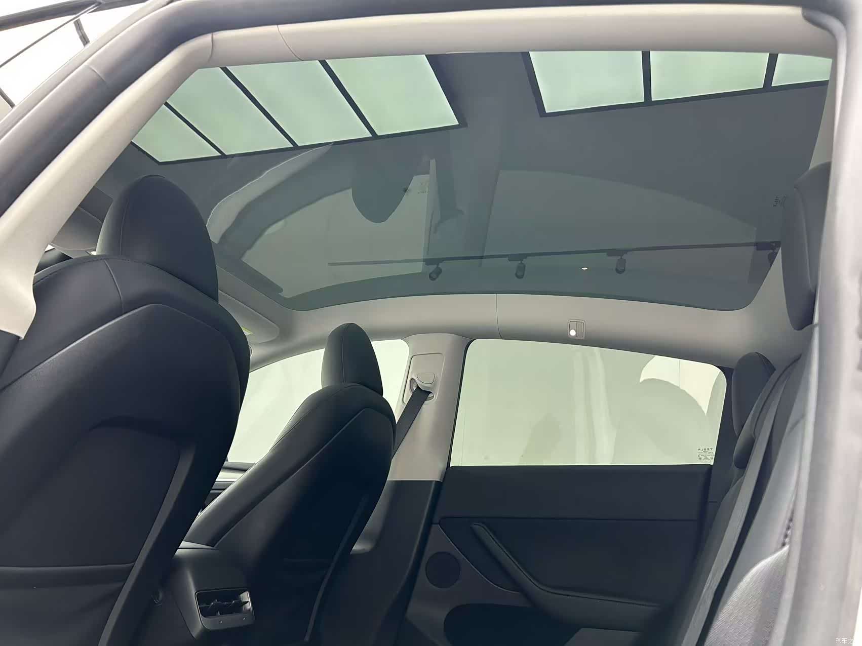 Tesla Model Y, 2024 15