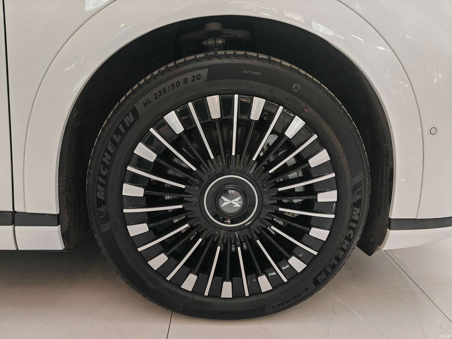 Xpeng X9, 2025 16