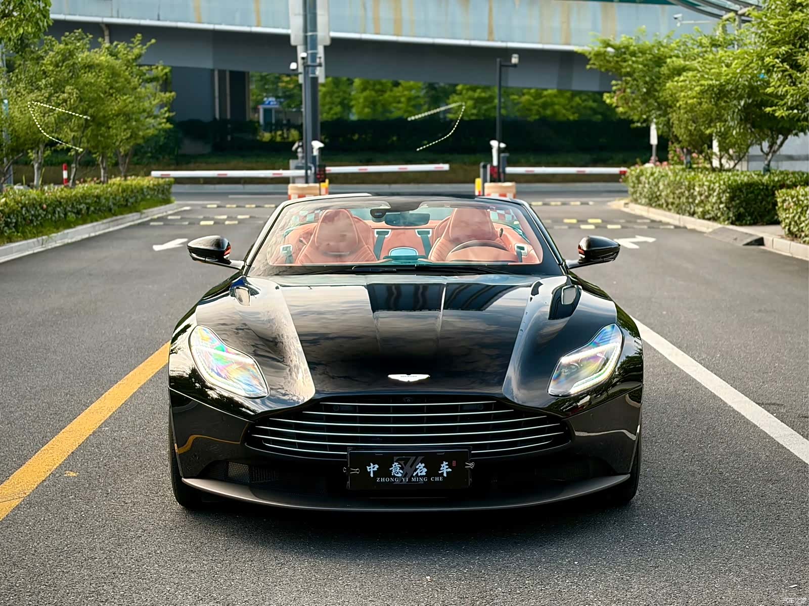 Aston Martin DB11, 2023 2