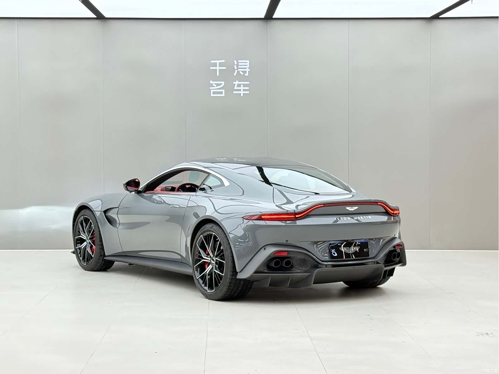 Aston Martin Vantage, 2022 12