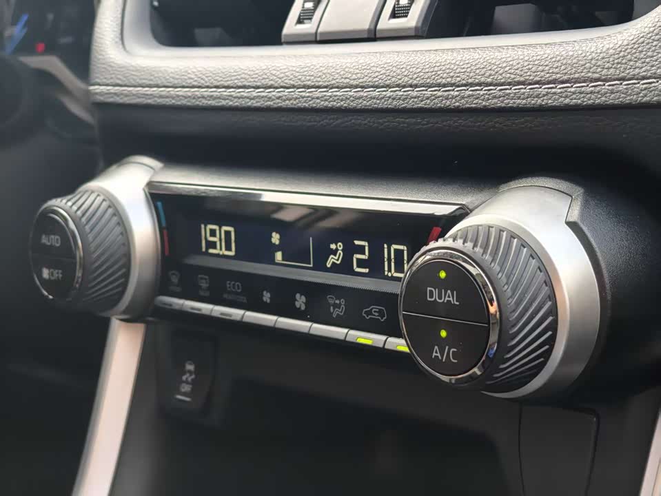 Toyota RAV4 Rongfang