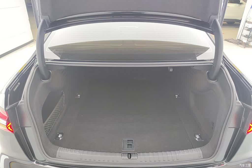 Audi A6L, 2023 4
