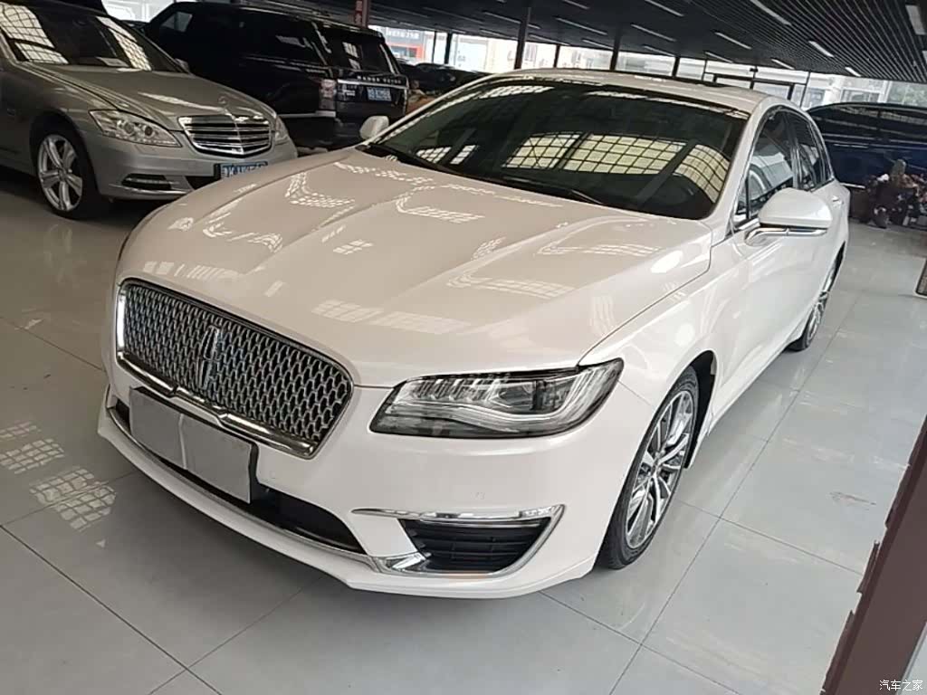 Lincoln MKZ, 2018 1