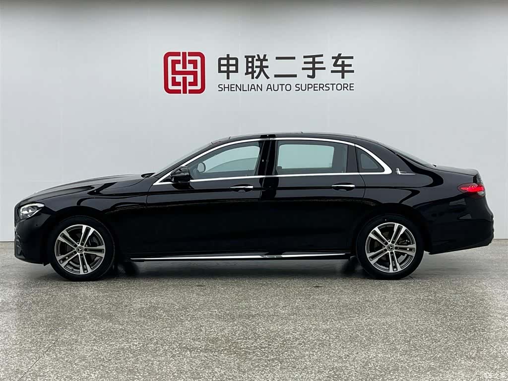 Mercedes-Benz E-Class, 2023 3