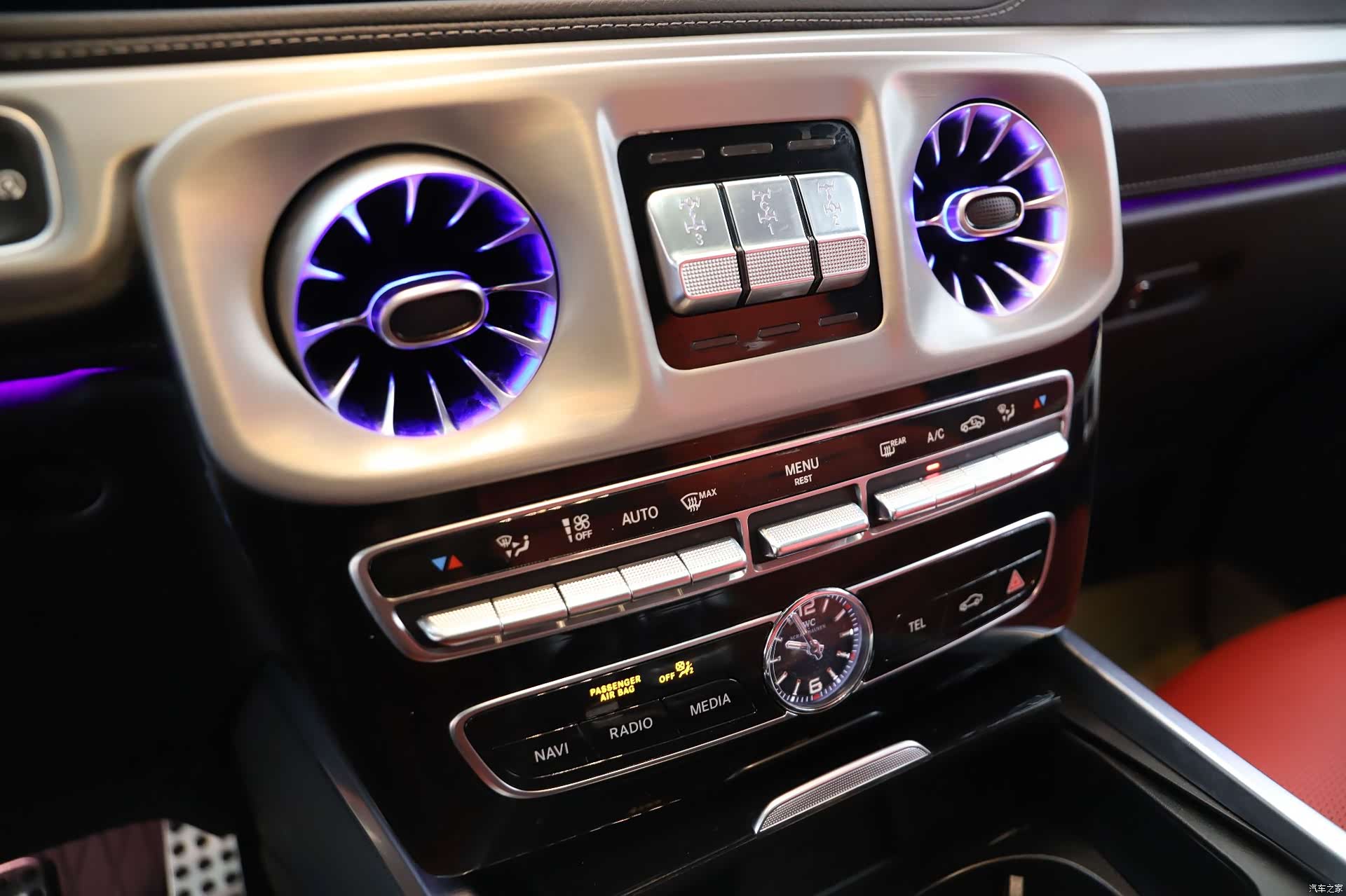 Mercedes-Benz G-Class, 2024 10