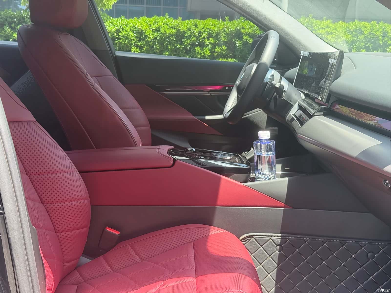 BMW 5 Series, 2025 25