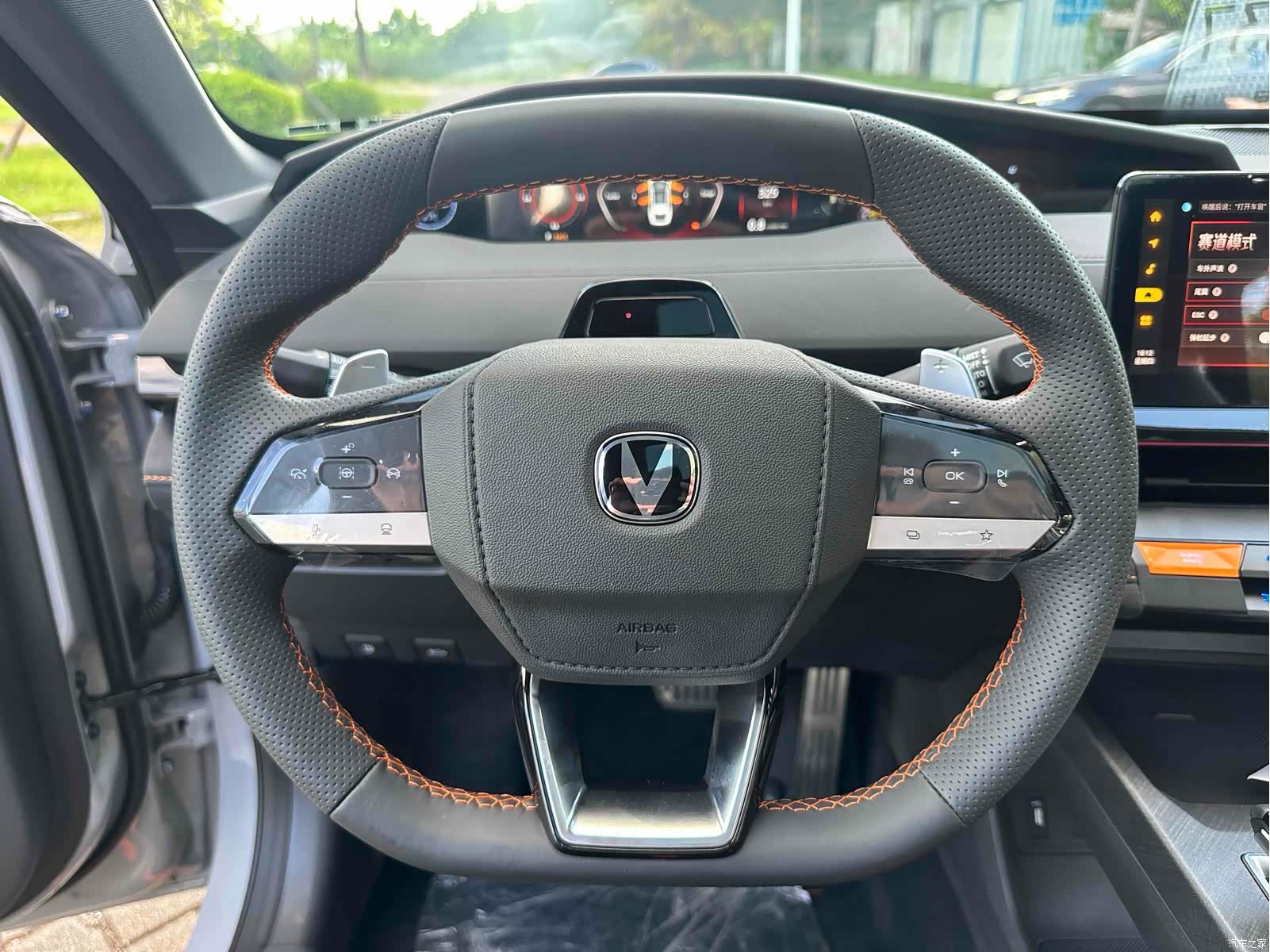 Changan UNI-V, 2024 17