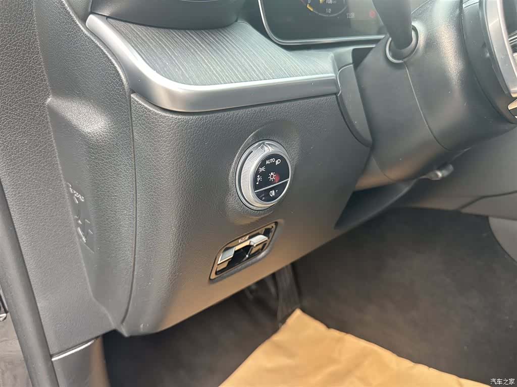 Mercedes-Benz C-Class, 2022 4