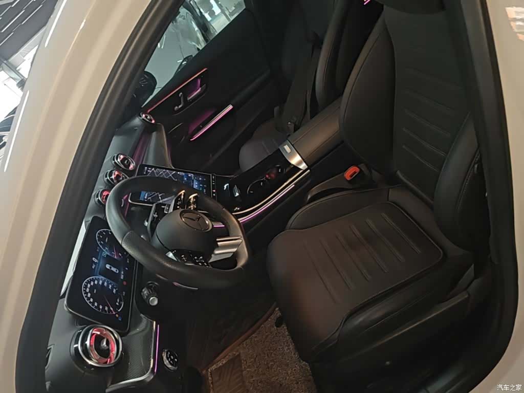 Mercedes-Benz C-Class, 2024 15