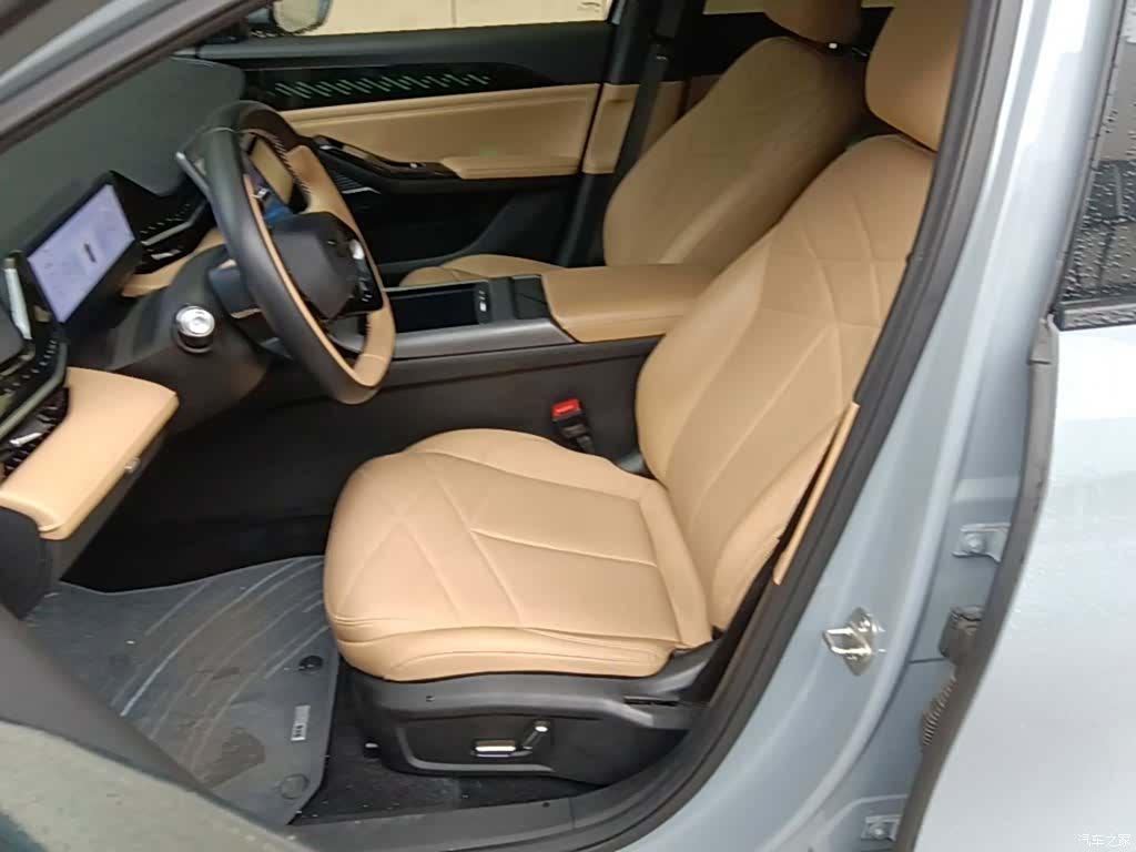 Geely Galaxy L6, 2024 15