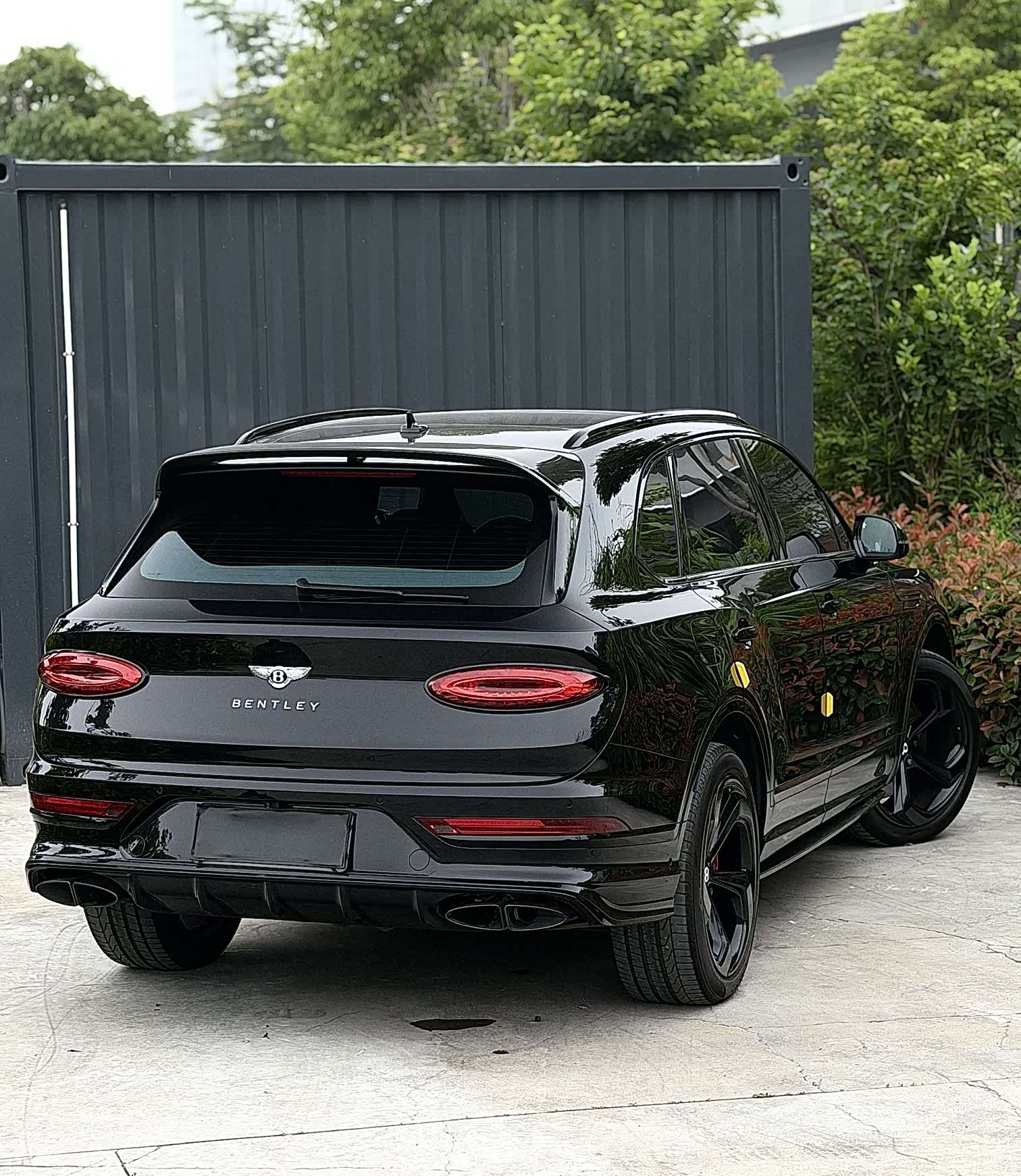 Bentley Bentayga, 2023 3