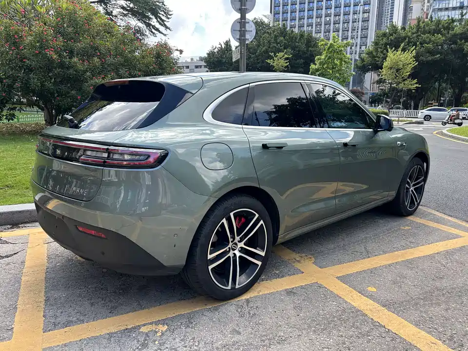 AITO Ask the world M5