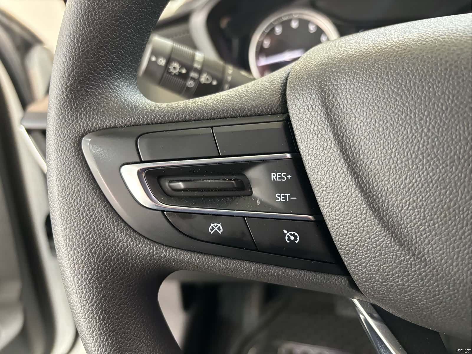 Buick Verano, 2022 15
